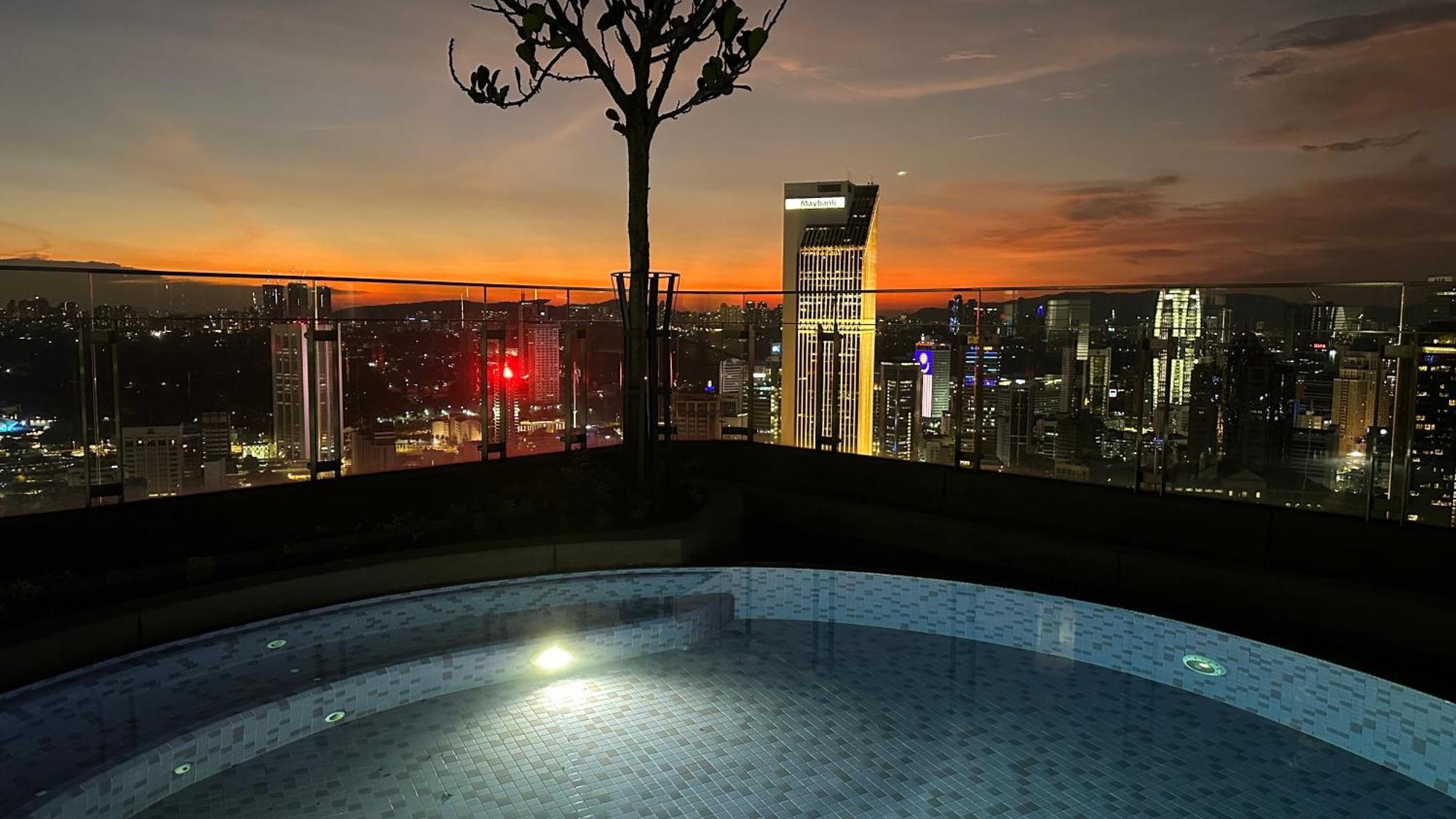 Апартаменты Skyline View In Bukit Bintang The Robertson 42F Куала-Лумпур Экстерьер фото